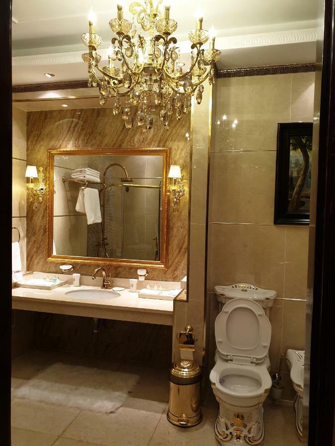Отель Karon Palace Qal'ai Khumb Экстерьер фото